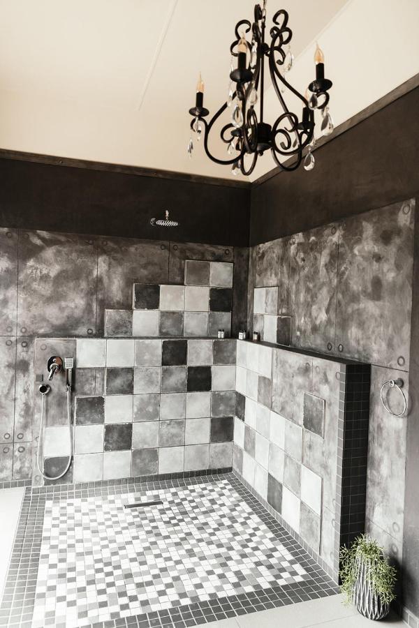 אוקאוקוג'ו Etosha Oberland Lodge מראה חיצוני תמונה