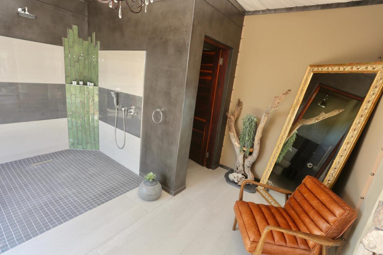 אוקאוקוג'ו Etosha Oberland Lodge מראה חיצוני תמונה