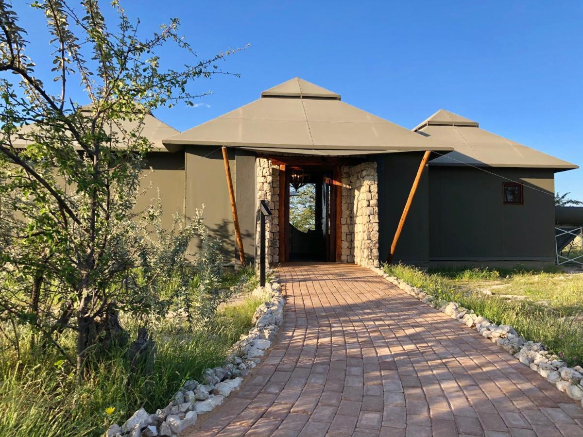אוקאוקוג'ו Etosha Oberland Lodge מראה חיצוני תמונה