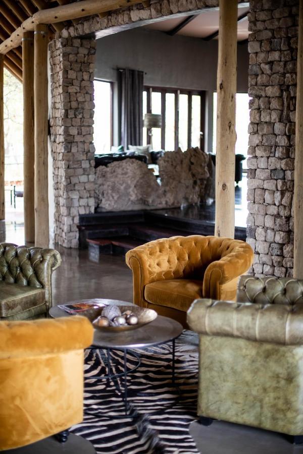 אוקאוקוג'ו Etosha Oberland Lodge מראה חיצוני תמונה