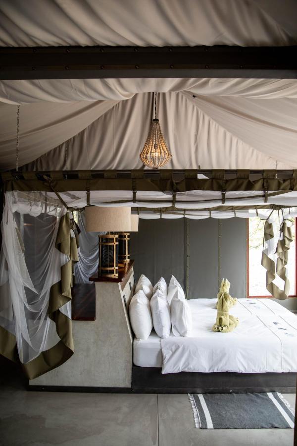 אוקאוקוג'ו Etosha Oberland Lodge מראה חיצוני תמונה